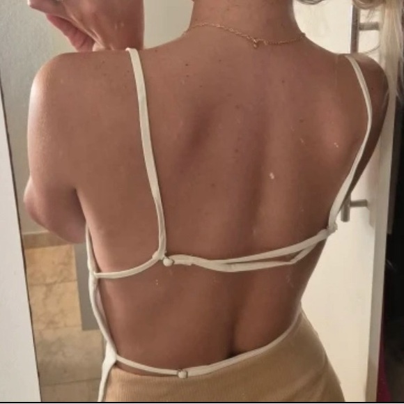 Women Lace up backless top - Picture 4 of 4